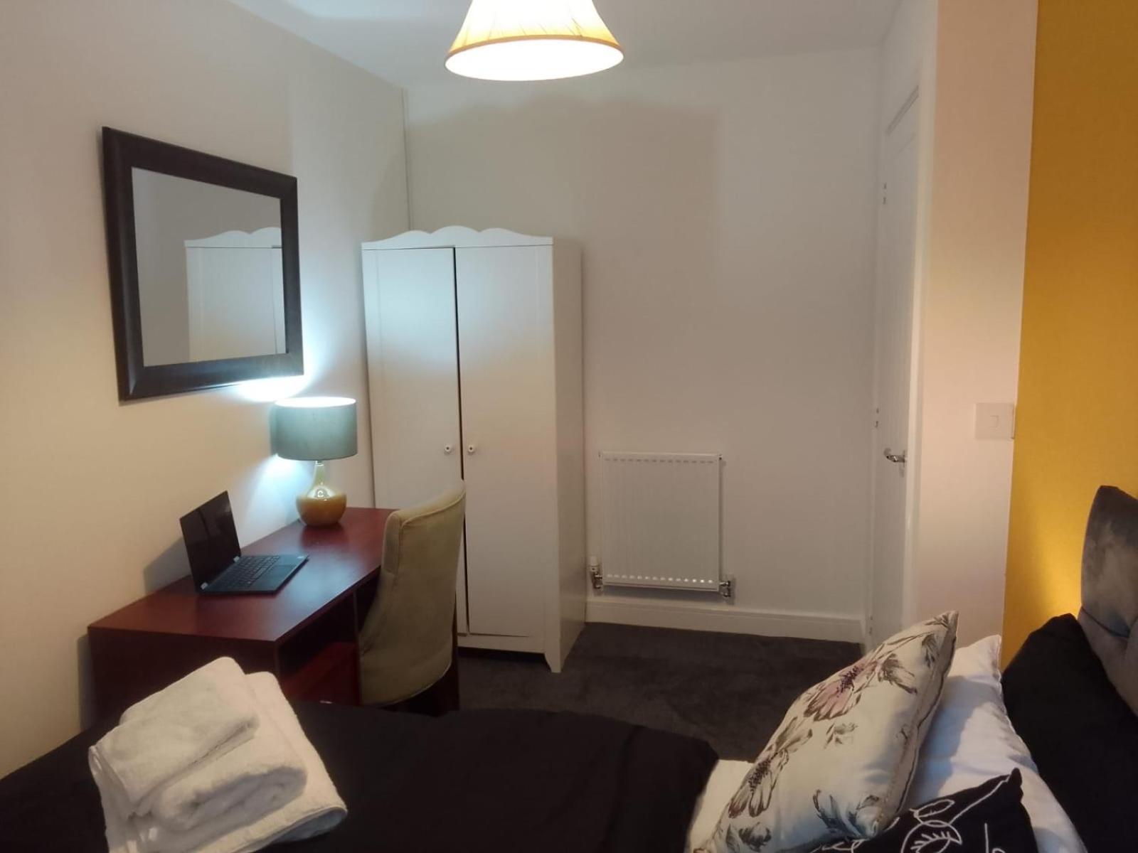 Ideal Home & Cottage Inviting 4 Bedroom Apartments Walsall Exterior foto